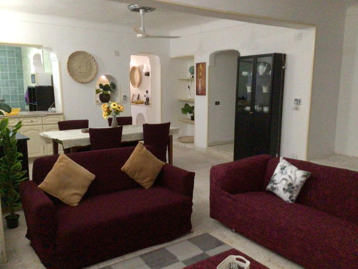 Stand Alone Seabreeze With Private Pool Vila Alexandria